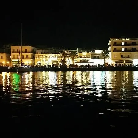 卡洛尼斯酒店 2* Naxos City